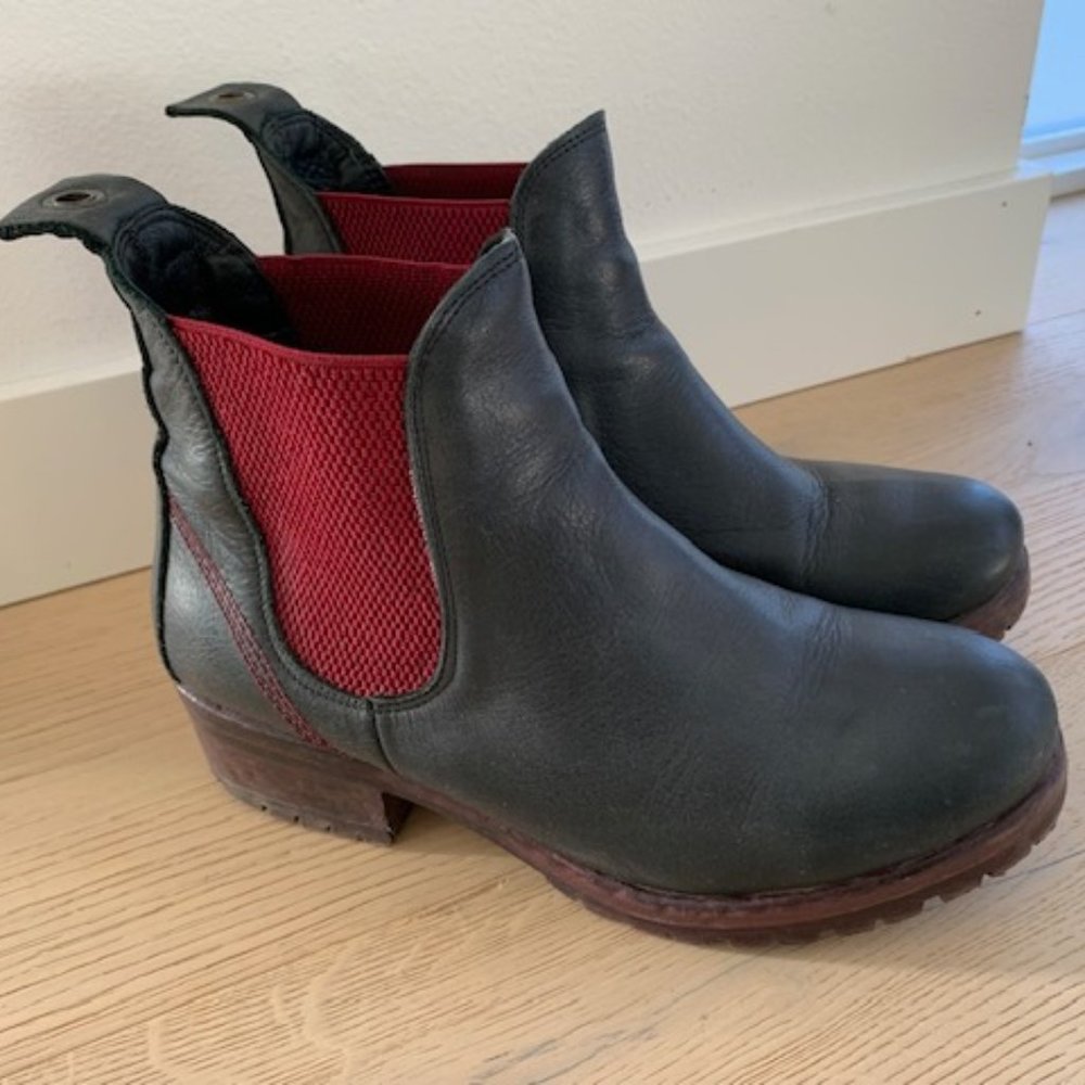 Bueno "Florida" Chelsea Boot, 40